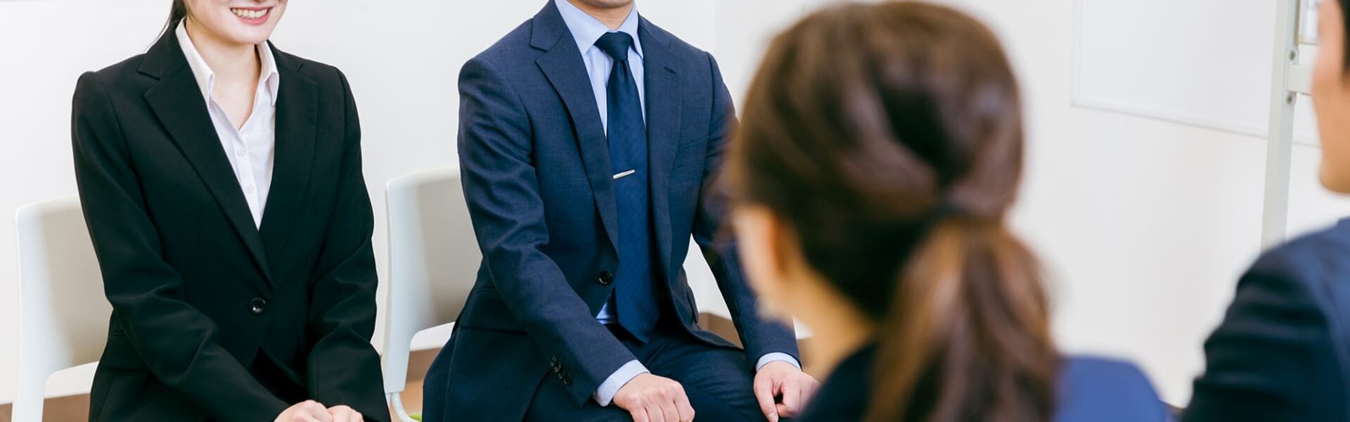 就職　面接　男女