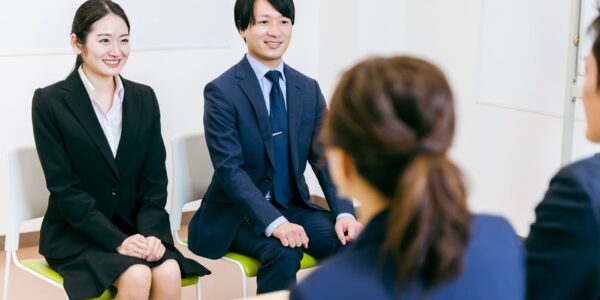 就職　面接　男女